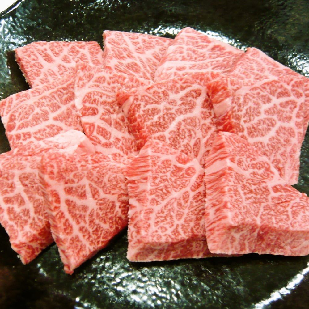 【嶋本食品】淡路ビーフ（神戸ビーフ）　メス限定　焼肉用　食べ比べ　900ｇ