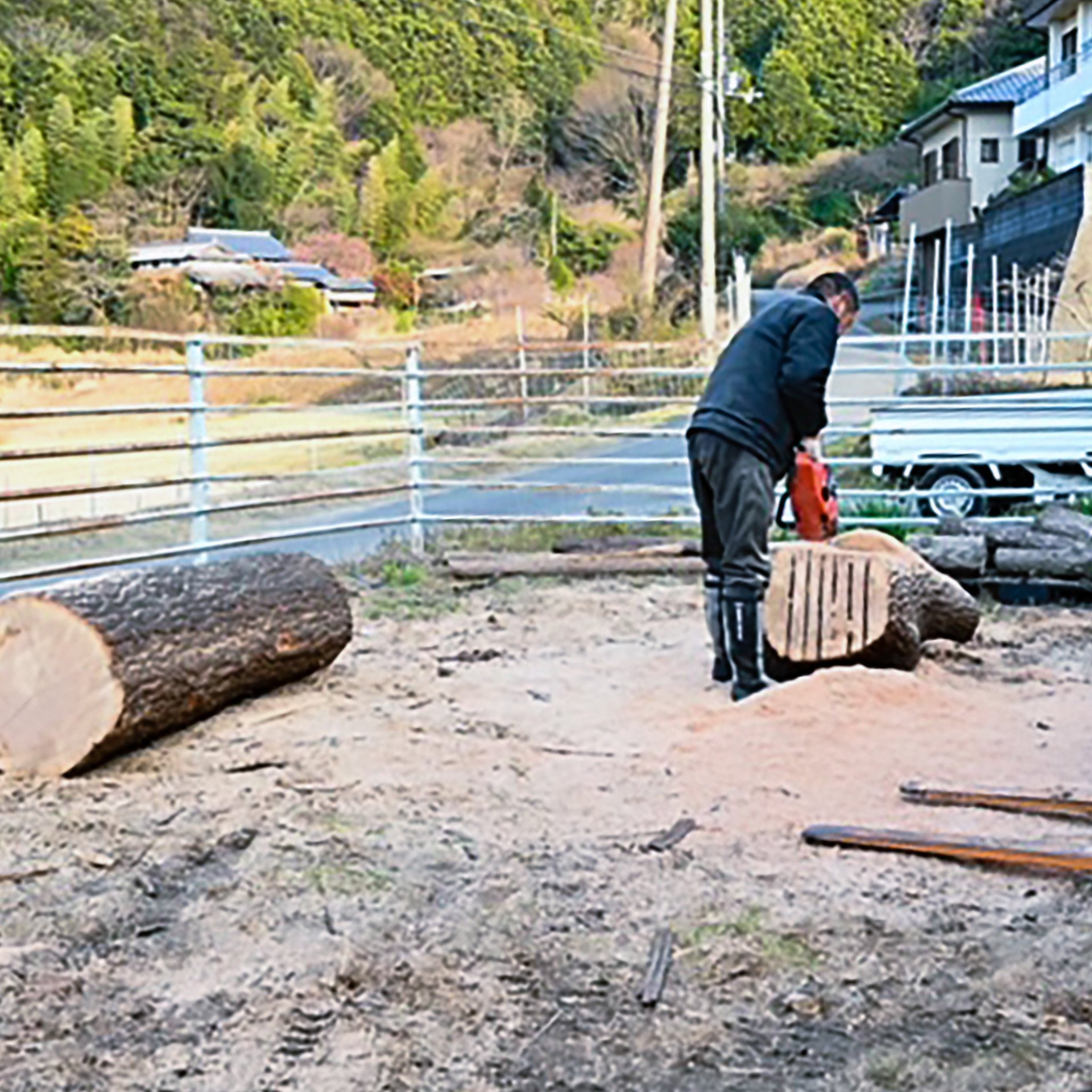 【やさしや】ソロキャンプにぴったり！淡路島 八木馬回集落のお手製薪と鍋敷きセット